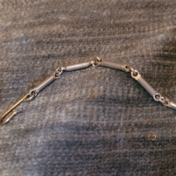 Elegant Silver Floral Bracelet - Picture 2 of 4